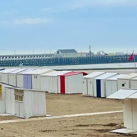 Zijdelings Zeezicht 2 Slaapkamers 2 Badkamers *